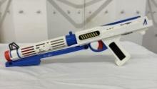 Star Wars Clone Wars Electronic Blaster – Clone Trooper with Light & Sound Effects – Toy Weapon