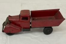 Wyandotte Marx 1930s Red Pressed Steel Tipping Truck – Vintage Toy Vehicle