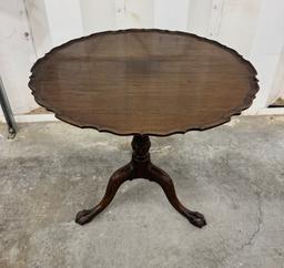 Irish Georgian Mahogany Tilt-Top Wine Table with Carved Edge and Turned Pedestal Base
