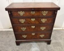 Classic Chest of Drawers with Extendable Flip-Top Surface
