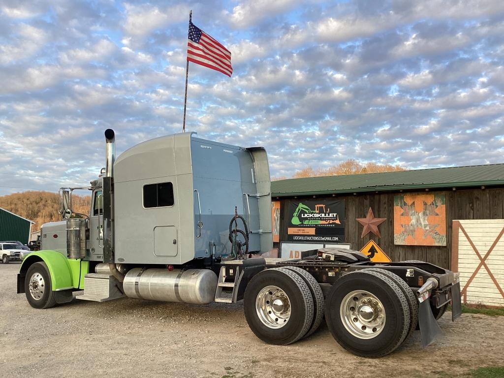 2010 PETERBILT 389 SLEEPER TRACTOR