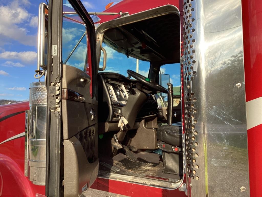 2019 KENWORTH W900 SLEEPER TRACTOR