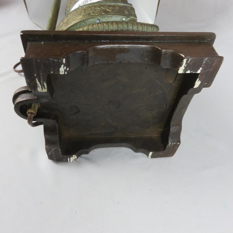 Bronze Asian Man Table Lamp - S