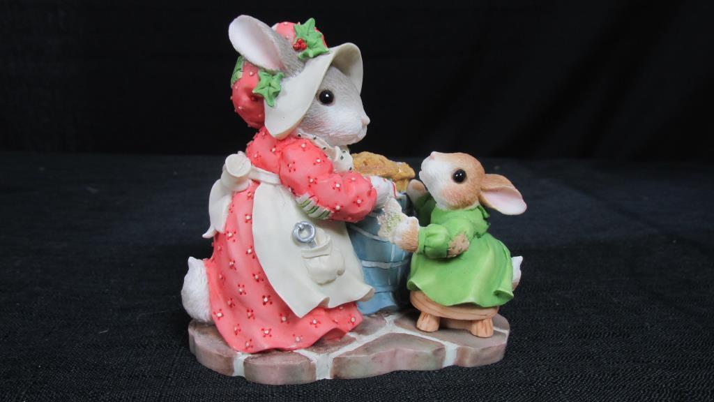 Mary's Moo Moos & My Blushing Bunnies Figurines - DR
