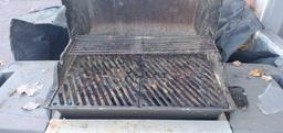 O- Char-broil 3-Burner Gas Grill