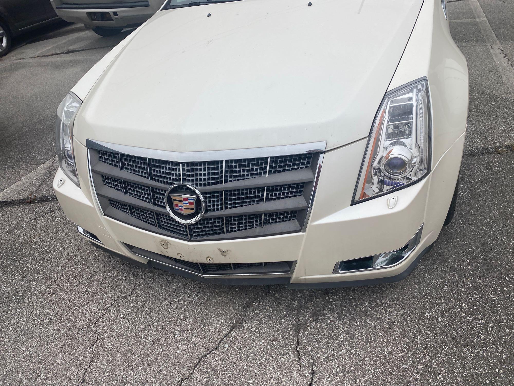 2008 White Cadillac CTS