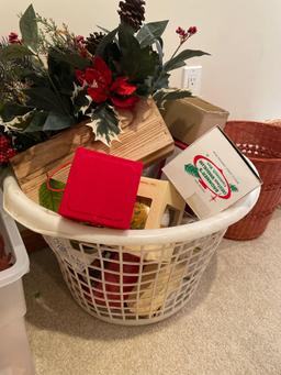 UB1- Bronner's and Hallmark Christmas Ornaments and Decor,