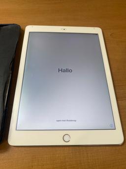 B- iPad 64 GB