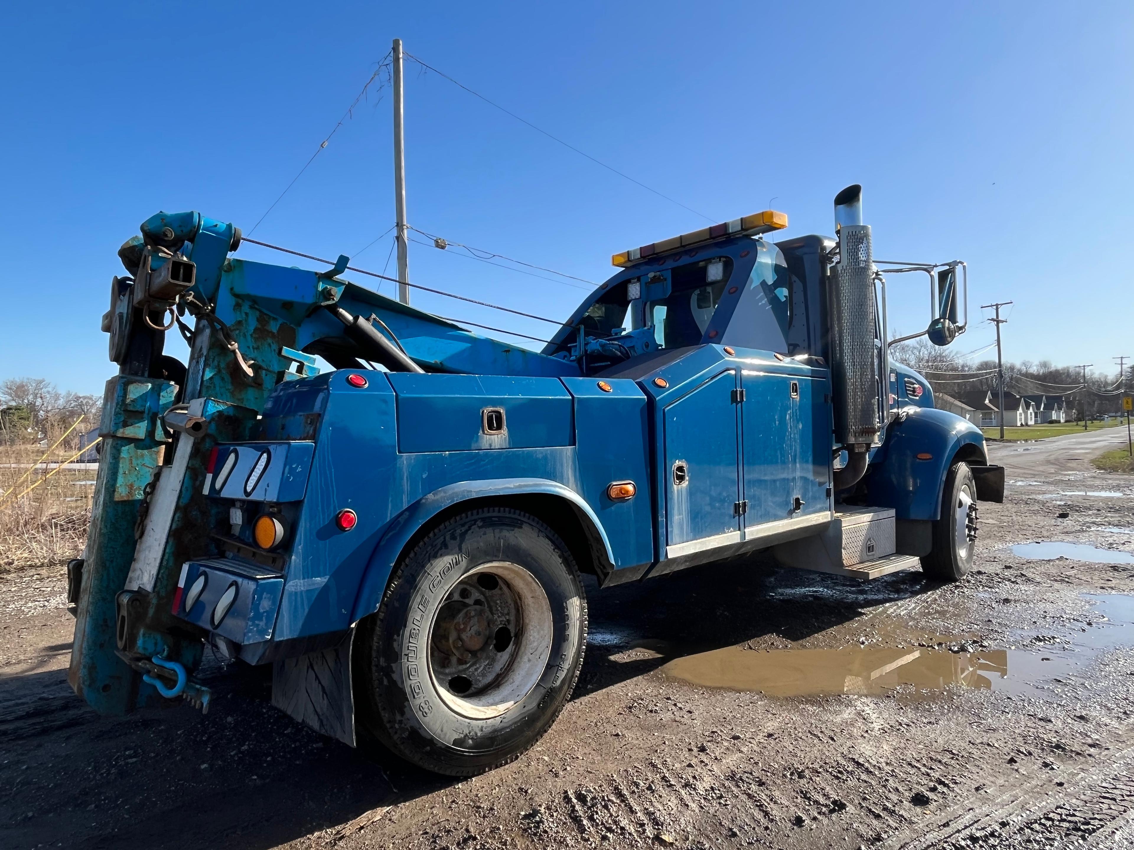 2009 335 Peterbilt Towtruck