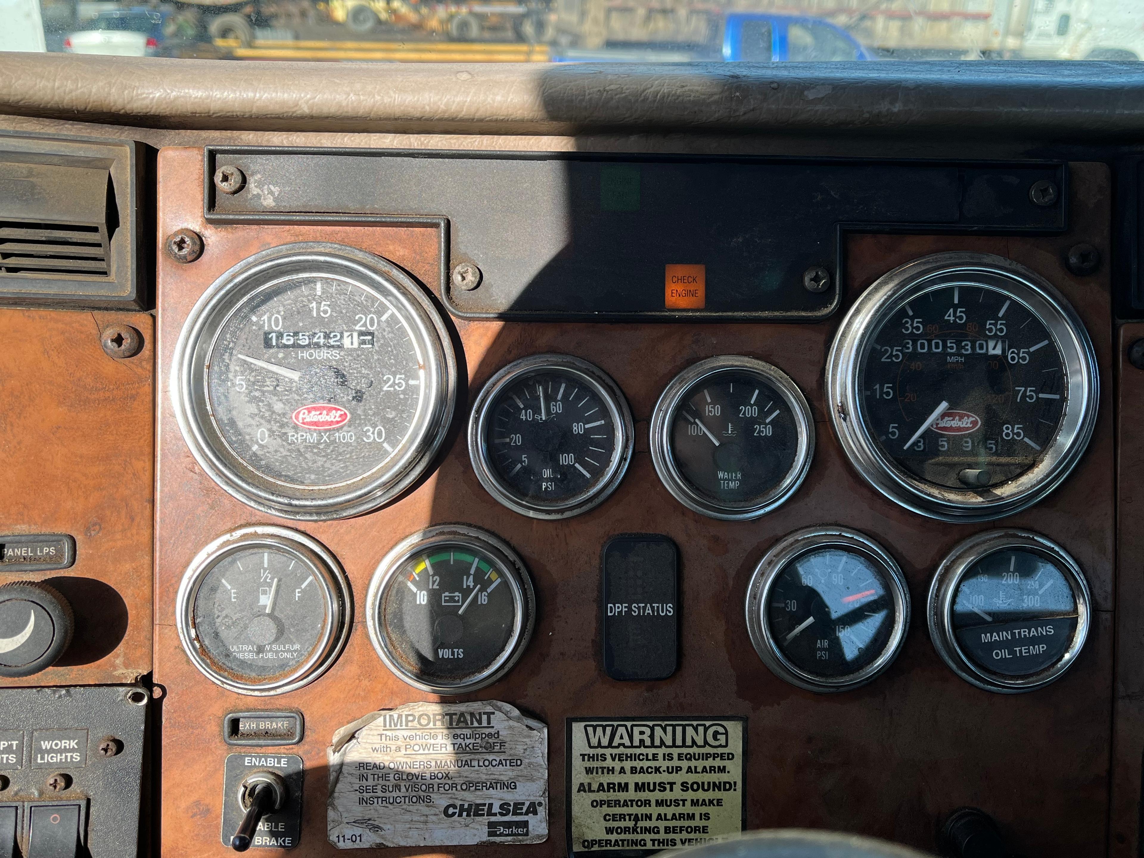 2009 335 Peterbilt Towtruck