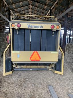 Vermeer 605XL Round Baler