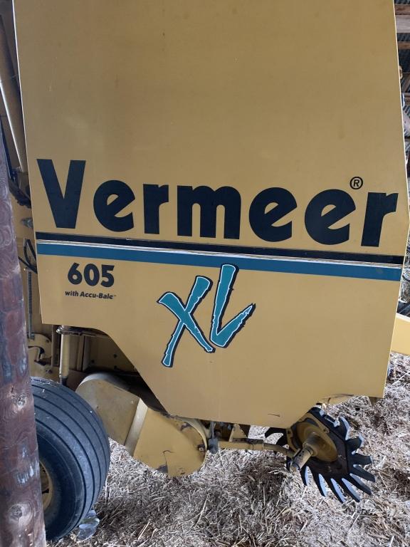 Vermeer 605XL Round Baler