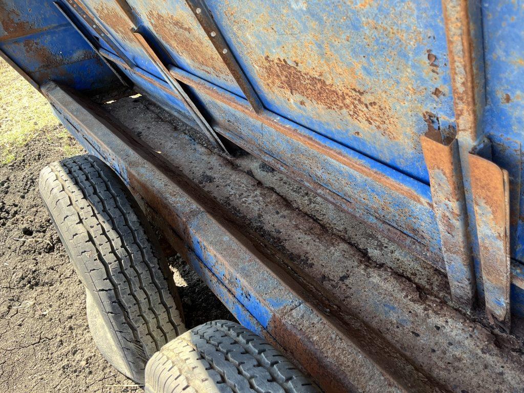 15ft Bulk Feeder on wheels