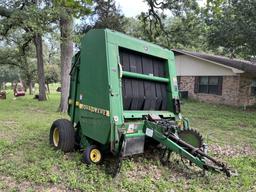John Deere 566 Round Baler