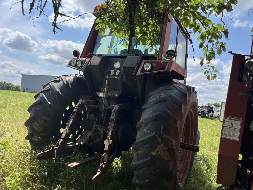 International 3288 Tractor