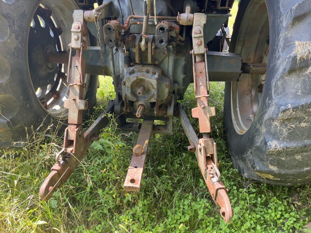 International 3288 Tractor
