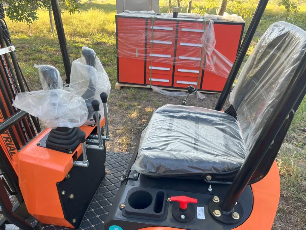 2023 AGT QH12 Mini Excavator