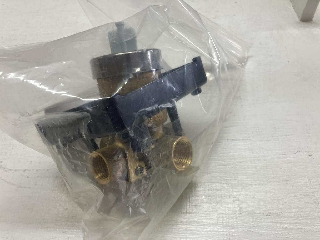 Delta Universal Valve