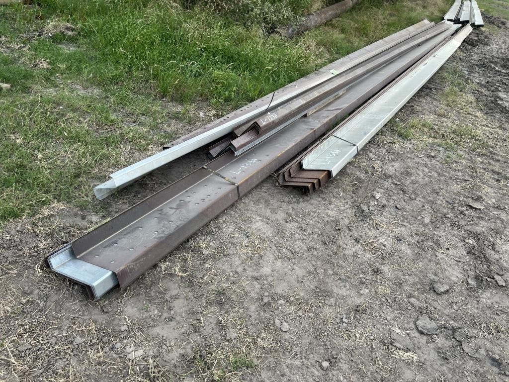 Approx 70 pc of 8" & 10" Z-purlin