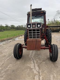 International 986 Tractor