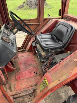 International 986 Tractor
