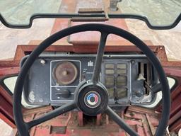 International 986 Tractor