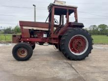 International 986 Tractor