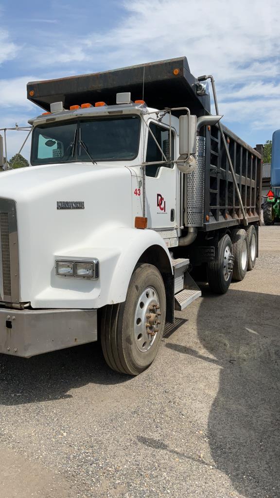 2005 Kenworth Dump Truck