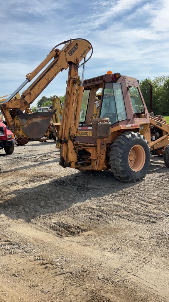 Case 580e Backhoe