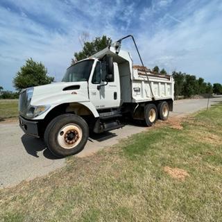 2002 International Dump truck