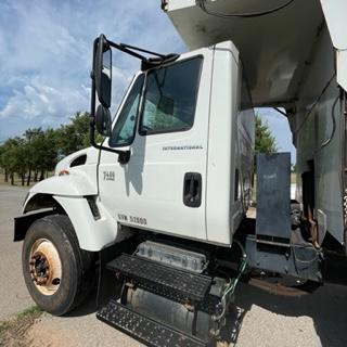 2002 International Dump truck