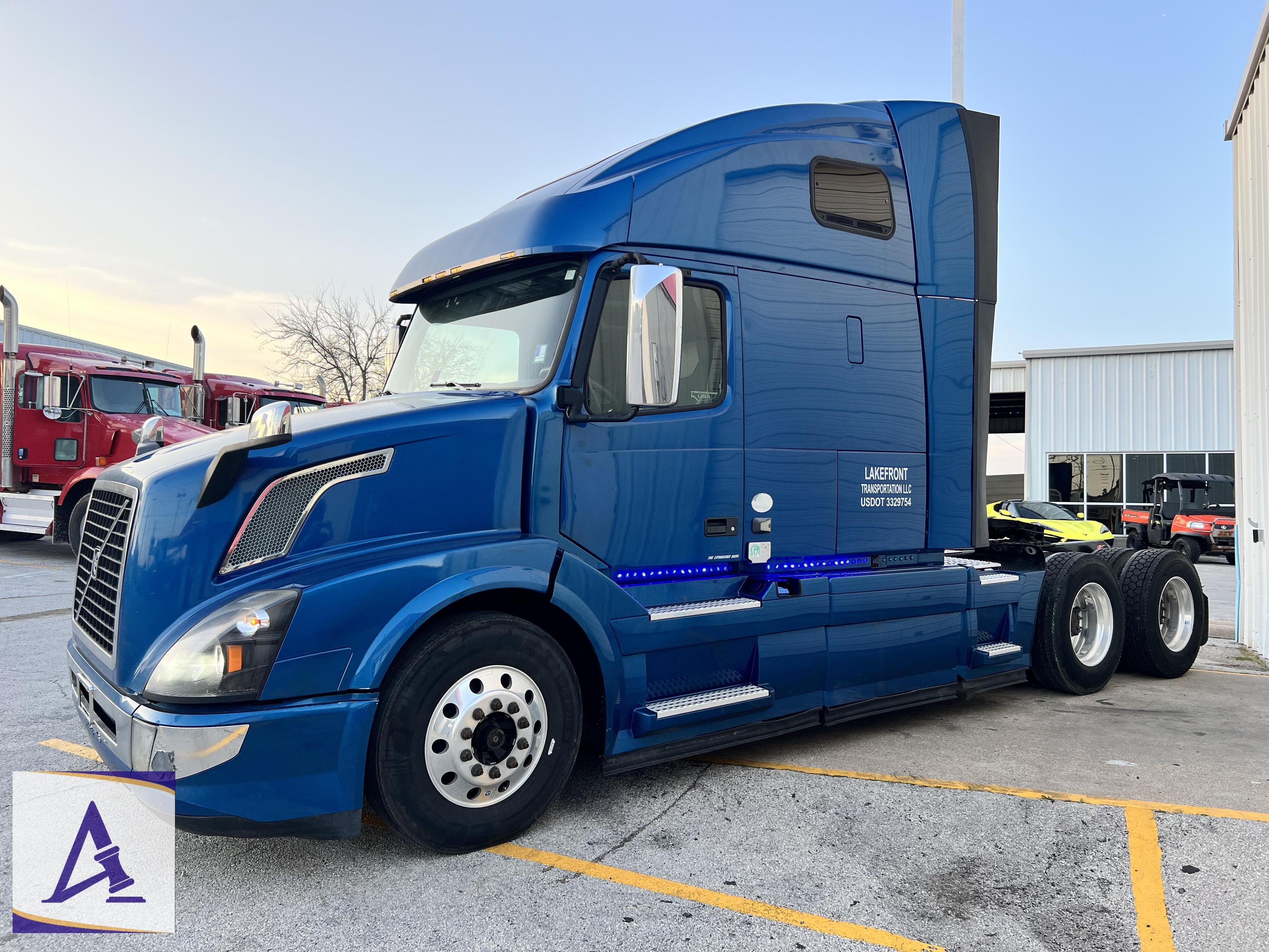 2016 Volvo Truck Tractor with Sleeper, Detroit DD13 455HP Vin# 4V4NC9EH4HN971537