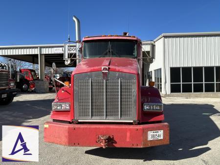 2008 Kenworth T800 Truck Tractor with Sleeper - CAT C13 Diesel - Eaton Fuller Transmission