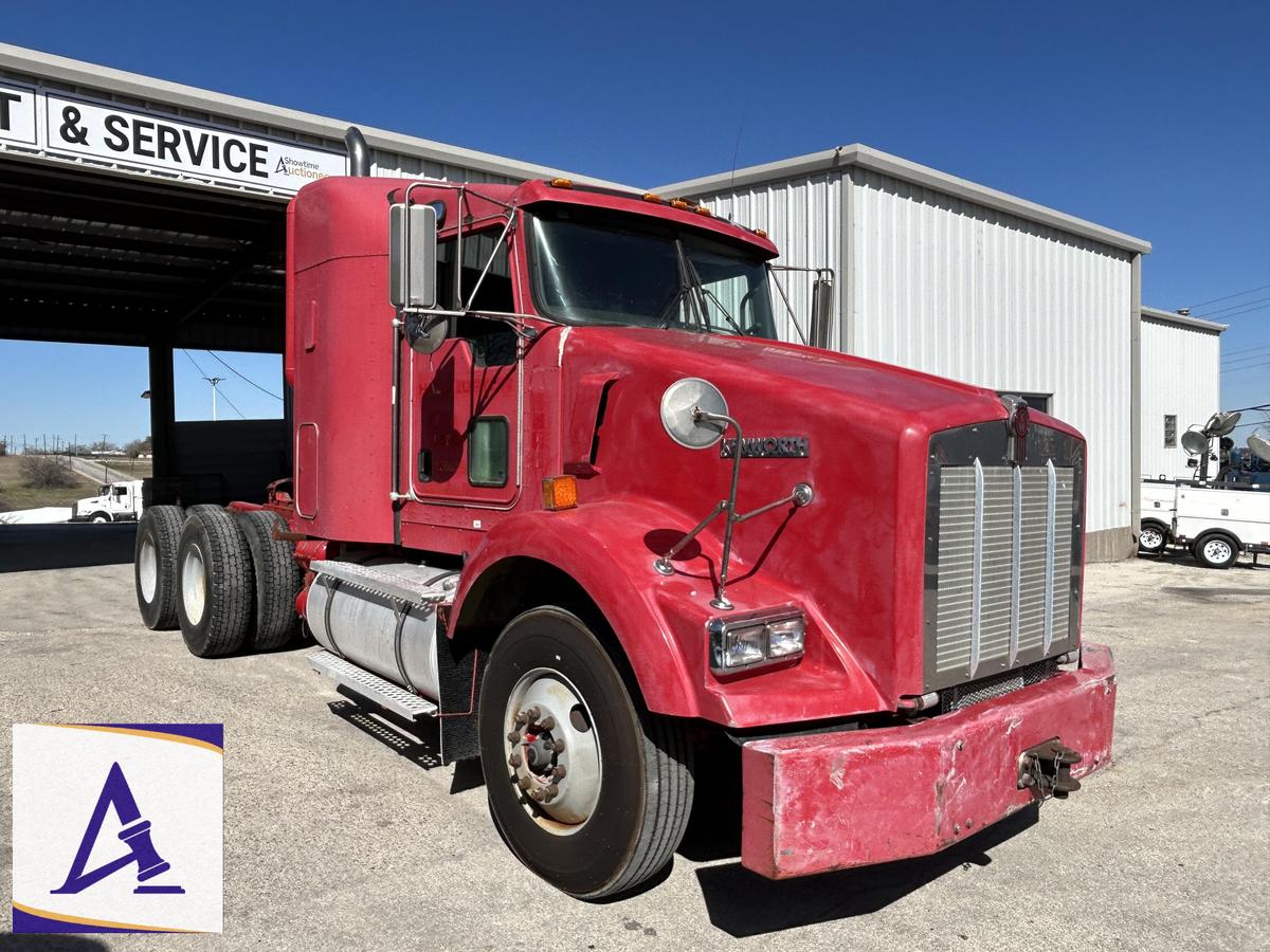 2007 Kenworth T800 Truck Tractor with Only 55,866 Miles!