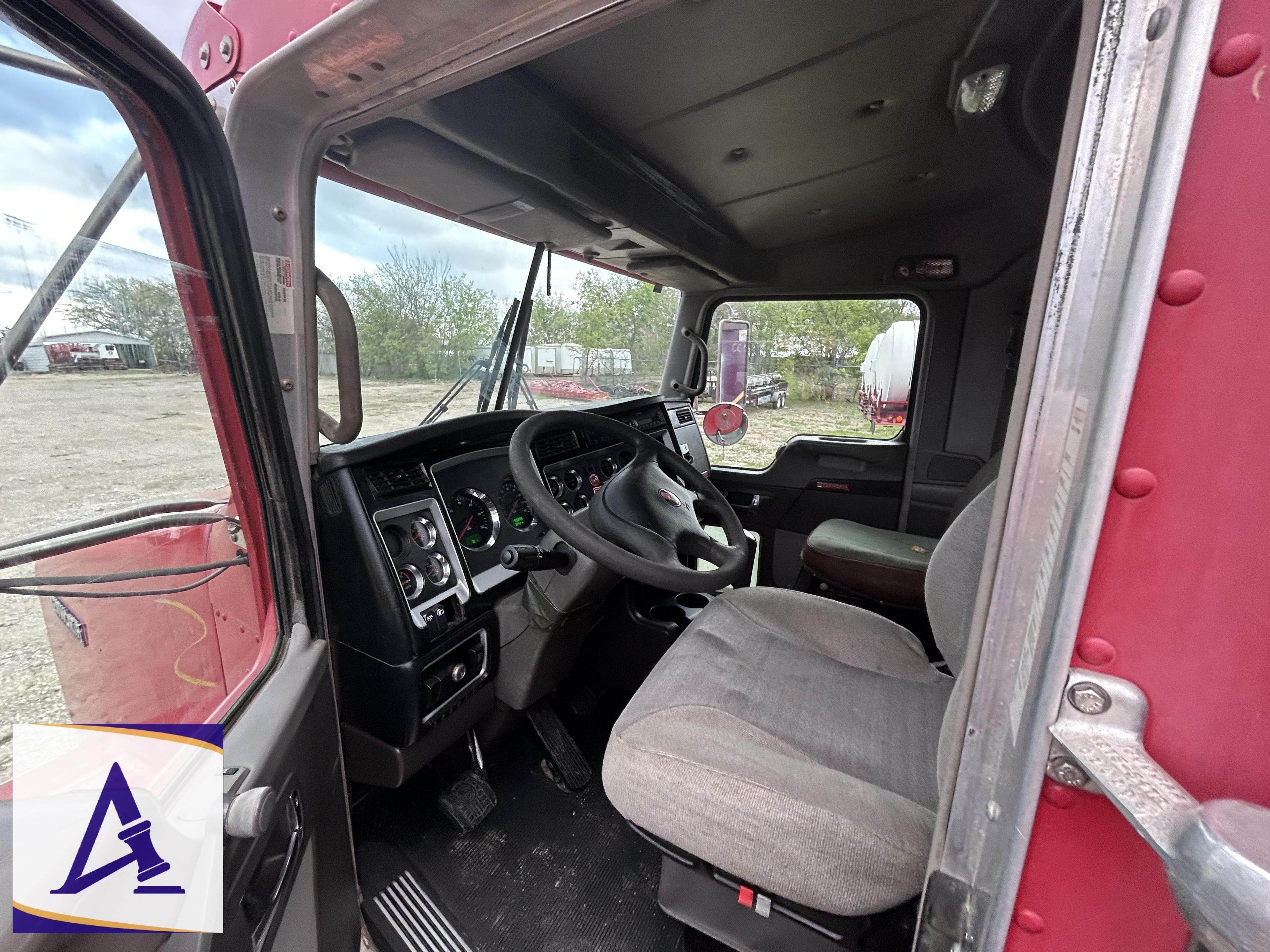 2007 Kenworth T800 Truck Tractor with Only 55,866 Miles!