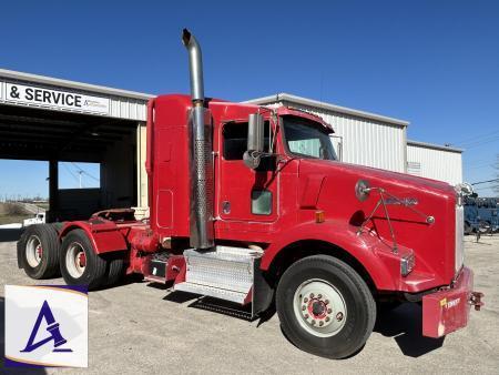 2007 Kenworth T800 Truck Tractor - CAT C13 Diesel with Only 128,357 Miles!