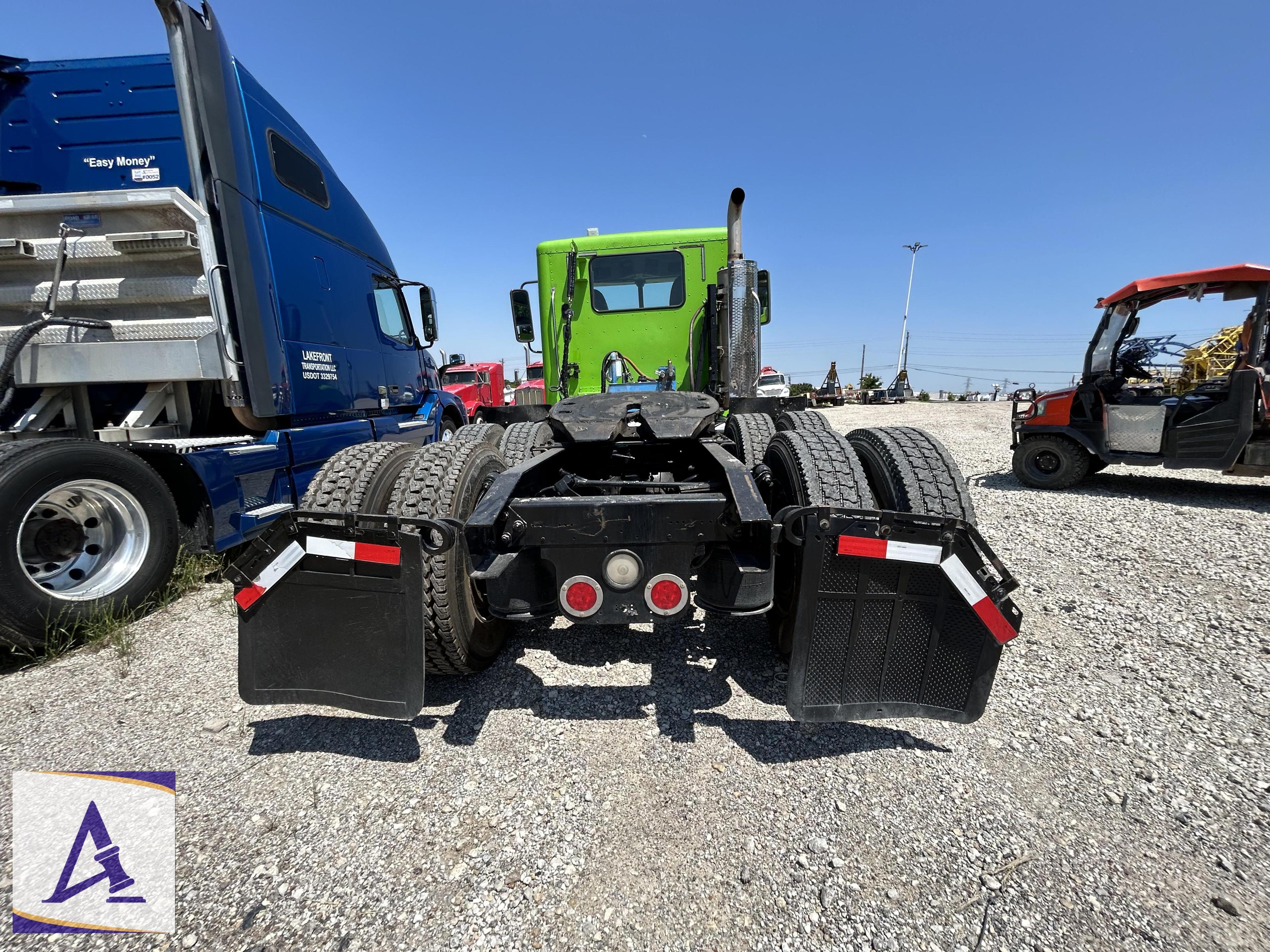 2009 Freightliner Columbia Truck Tractor - Detroit Series 60 - ONLY 376,561 On The DASH! CLEAN!