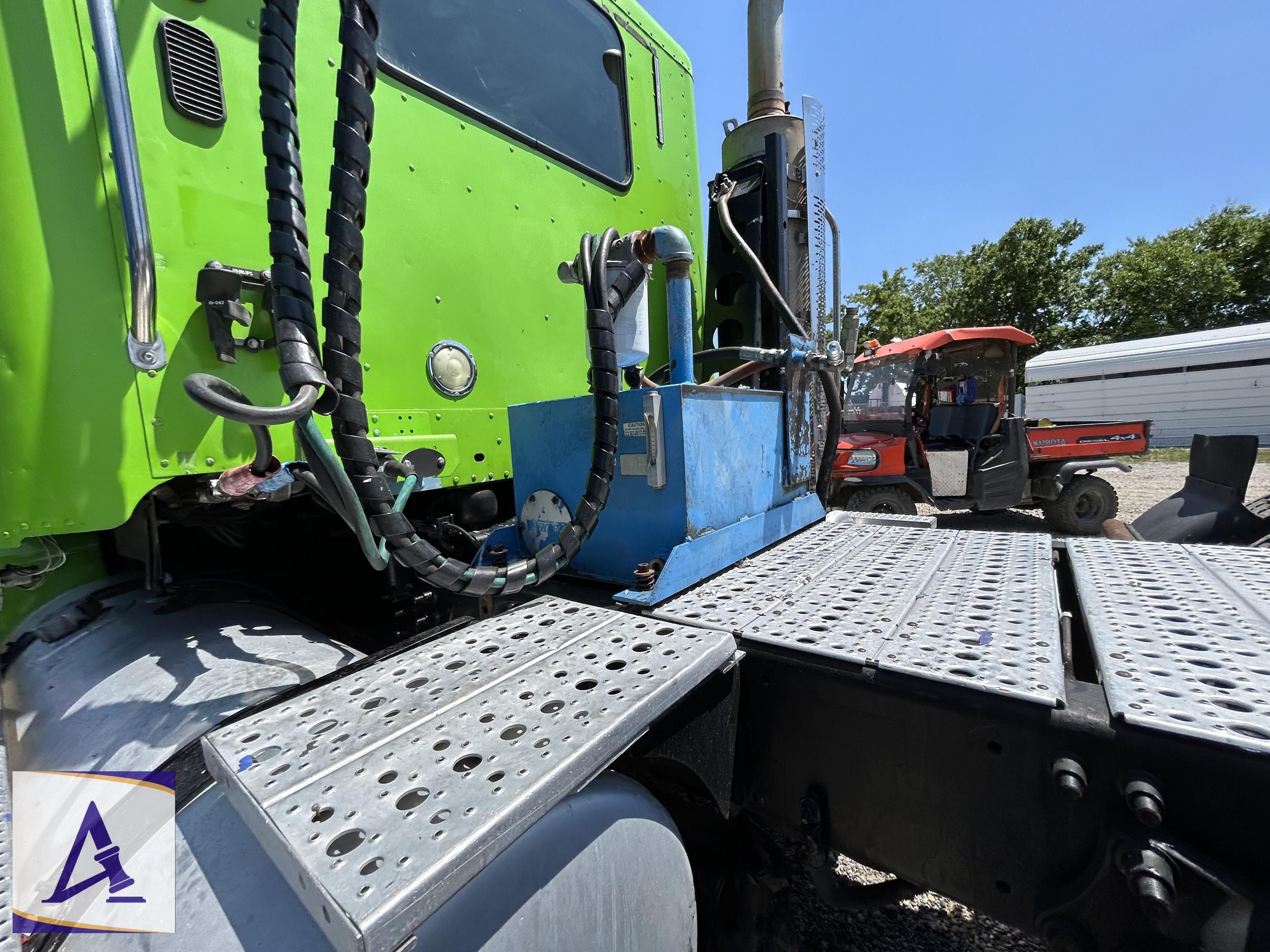 2009 Freightliner Columbia Truck Tractor - Detroit Series 60 - ONLY 376,561 On The DASH! CLEAN!