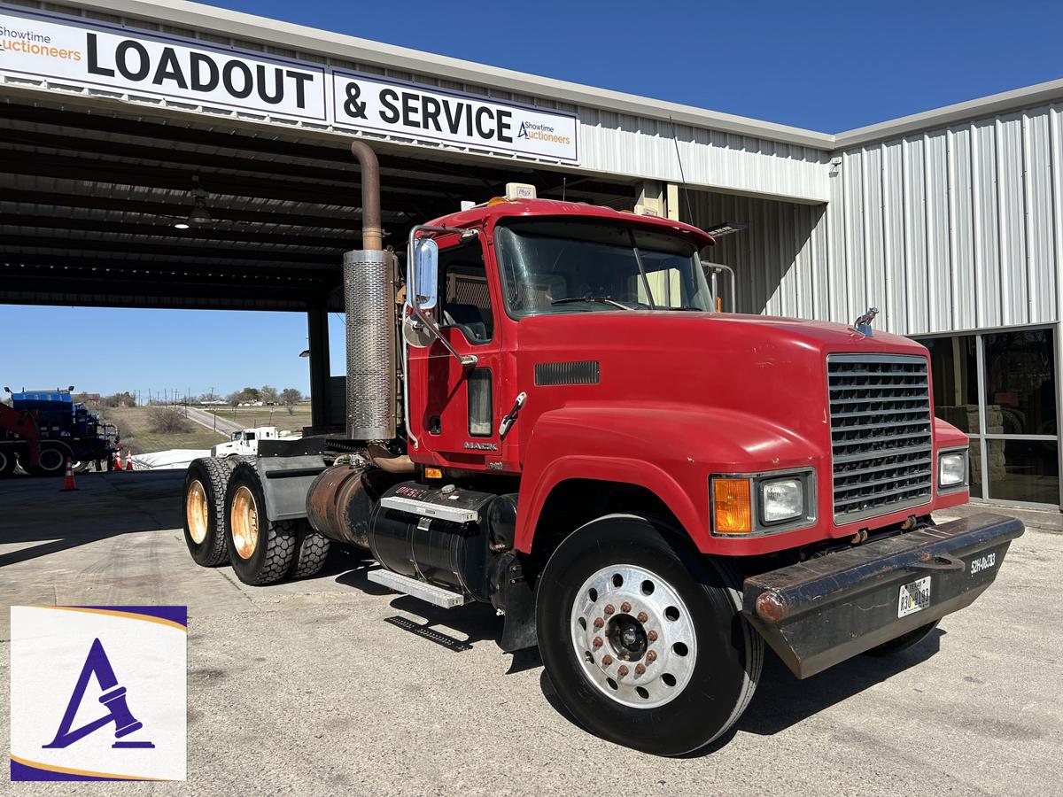 2007 Mack CHU613 Truck Tractor - MACK MP8 - Eaton Fuller 13 Speed Trans. - LOW MILES!