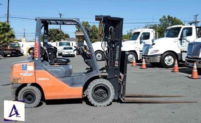2014 Toyota 6,000lbs Forklift - Model 8FGU30 - 3,571 Hours - CLEAN UNIT!