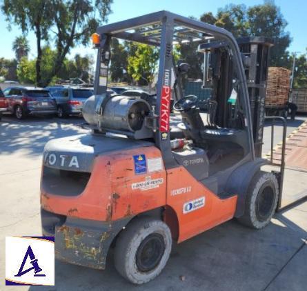 2014 Toyota 6,000lbs Forklift - Model 8FGU30 - 3,571 Hours - CLEAN UNIT!