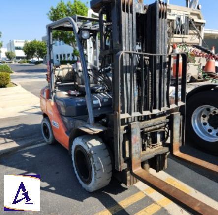2014 Toyota 6,000lbs Forklift - Model 8FGU30 - 3,571 Hours - CLEAN UNIT!