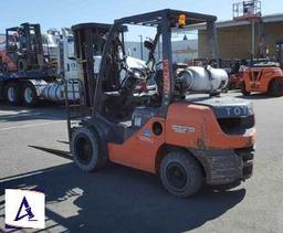 2014 Toyota 6,000lbs Forklift - Model 8FGU30 - 3,571 Hours - CLEAN UNIT!