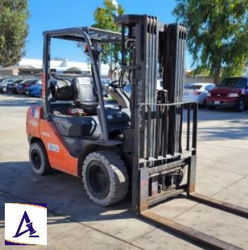 2014 Toyota 6,000lbs Forklift - Model 8FGU30 - 3,571 Hours - CLEAN UNIT!