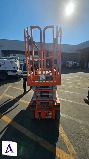 2018 Snorkel Scissor Lift - Model S3226E - Only 580 Hours!