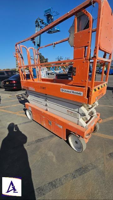 2018 Snorkel Scissor Lift - Model S3226E - Only 580 Hours!