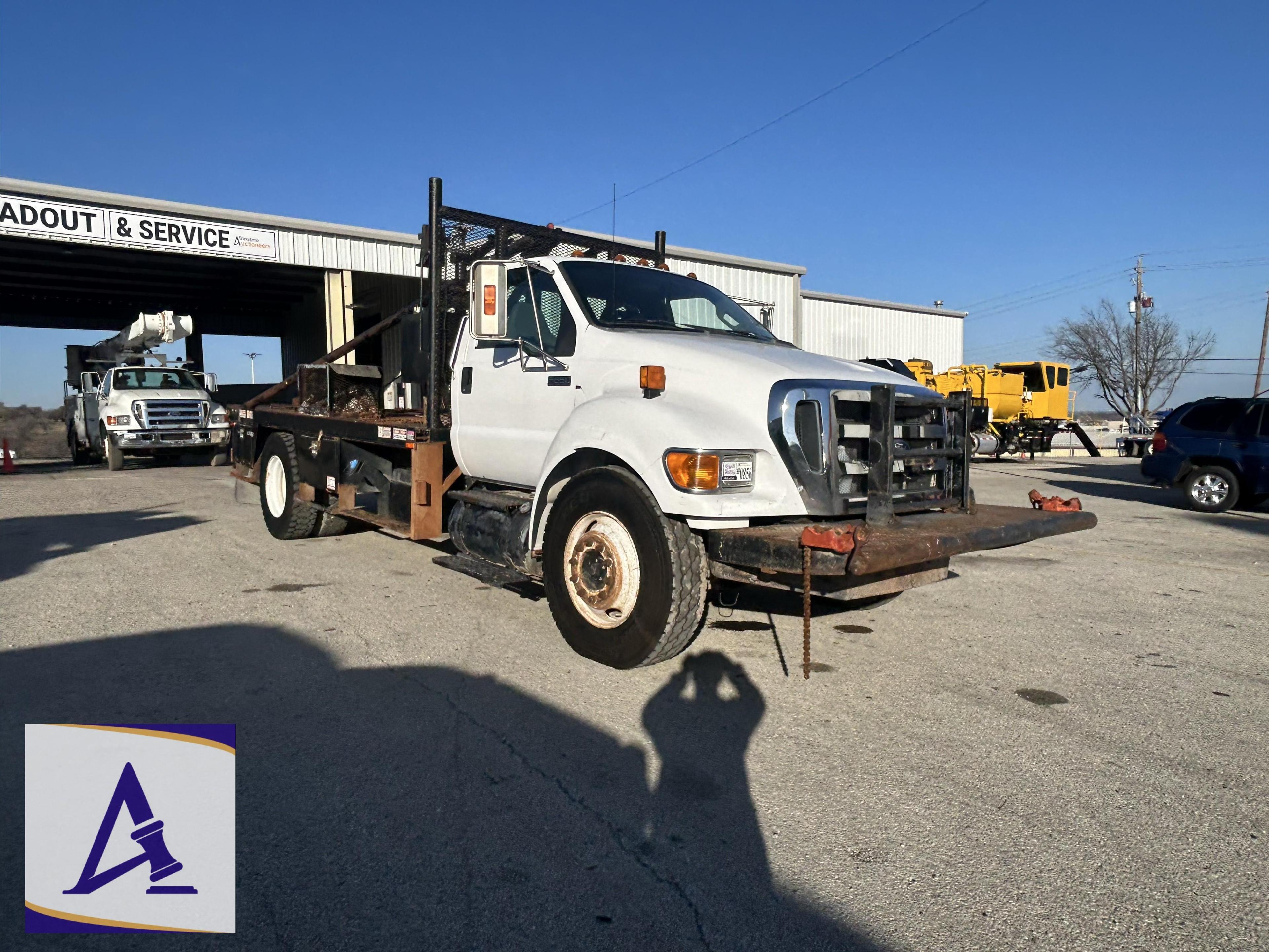 2011 Ford F650 Roustabout Truck - Winch Truck