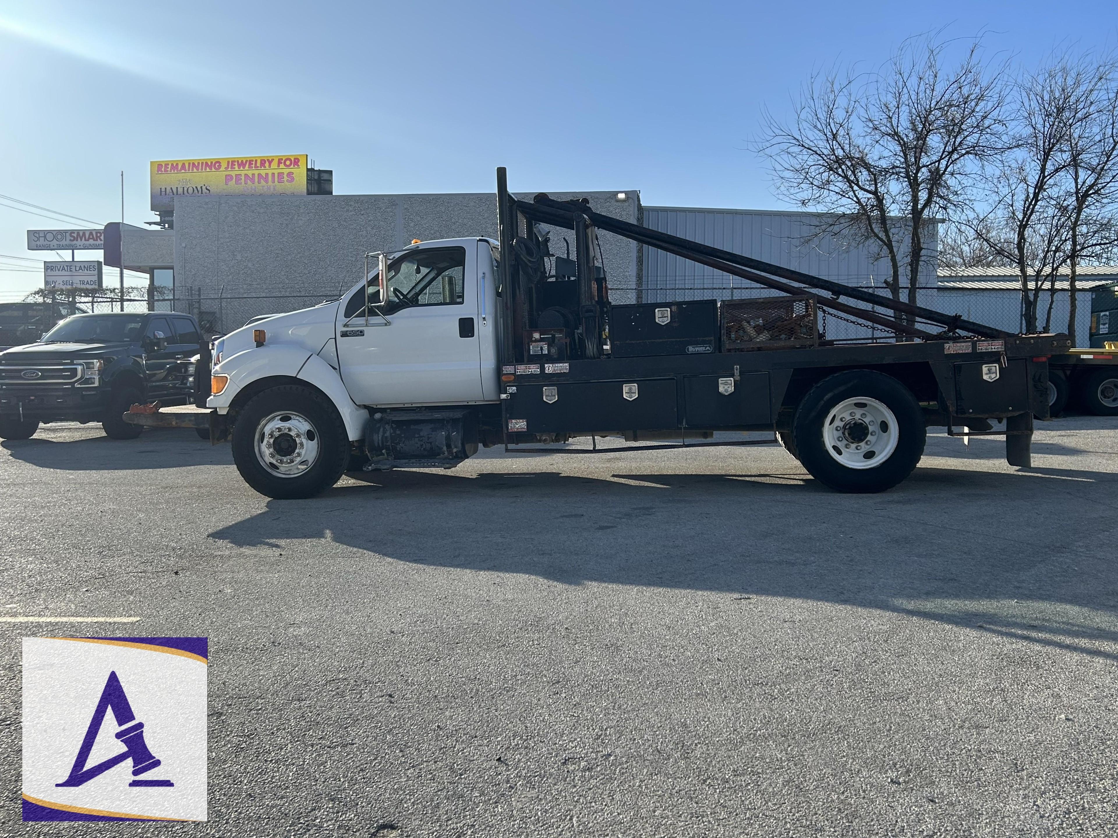 2011 Ford F650 Roustabout Truck - Winch Truck