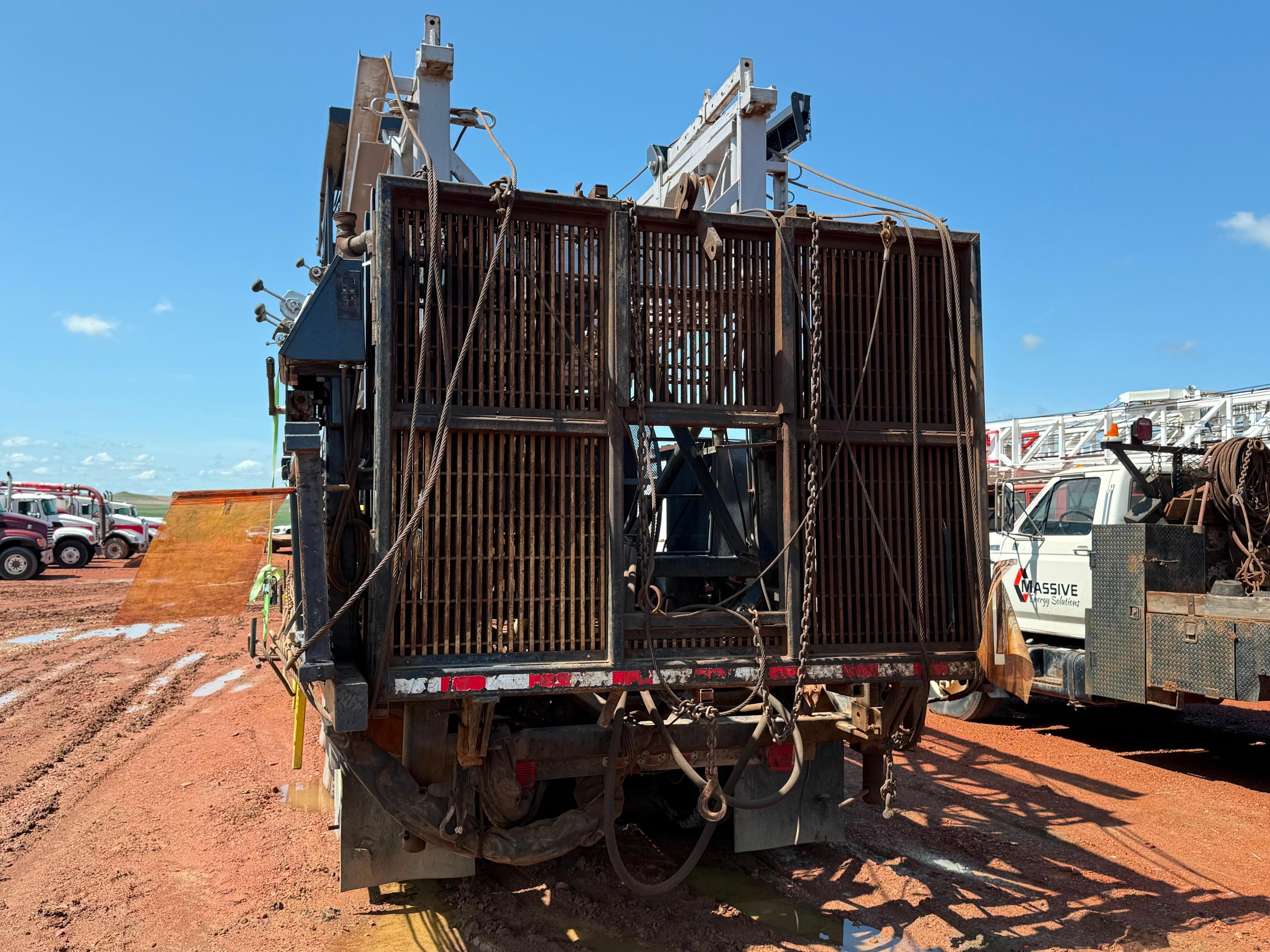 2013 Taylor TI-500 5-Axle Well Service Rig - Detroit Series 60 - ONLY 1,300 HOURS!!