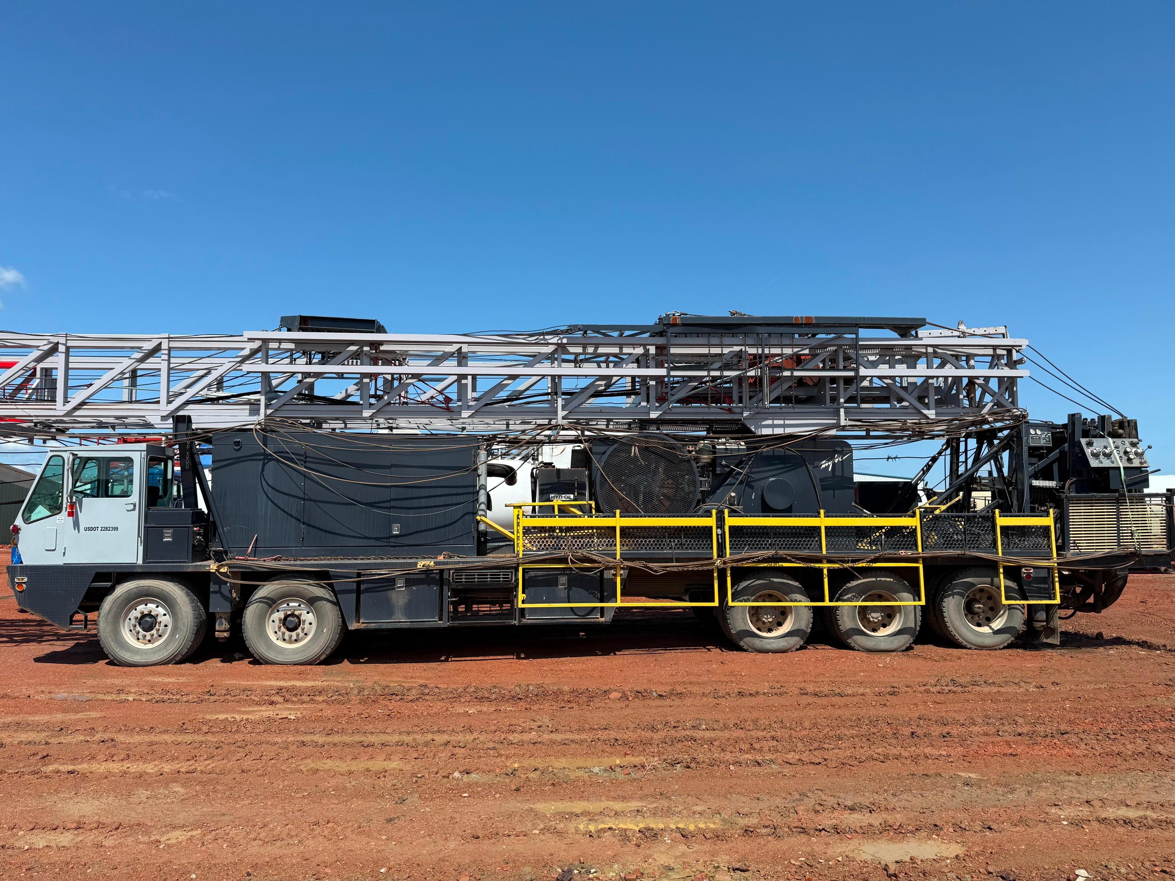 2013 Taylor TI-500 5-Axle Well Service Rig - Detroit Series 60 - ONLY 1,300 HOURS!!